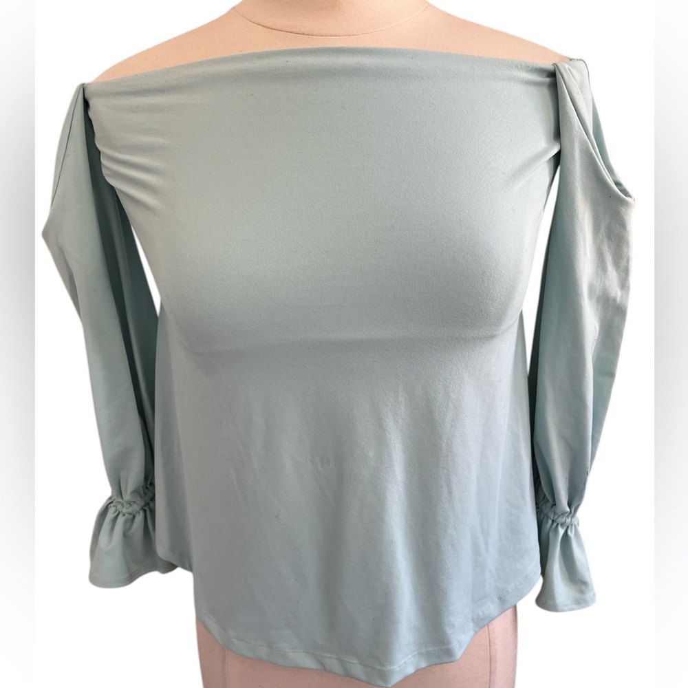 Susana Monaco Teal Off the shouder Top w/3/4 sleeves w/Ruffle cuffs Size Medium